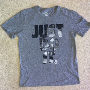 NIKE T-Shirt